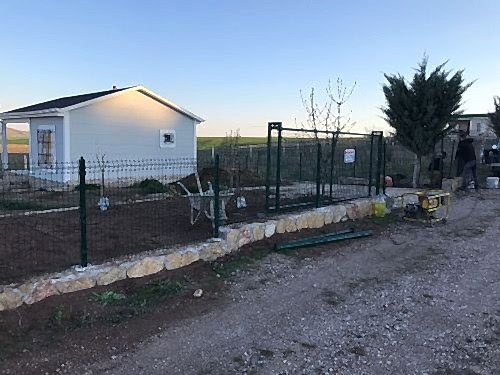 Raylı Kapı Panel Çit Montajı